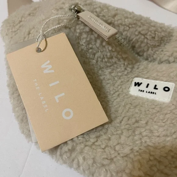 Wilo The Label Cream Sherpa Belt Bag - NWT*** - Picture 3 of 4